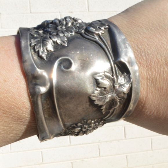 Antique Art Nouveau Floral Silver Plate Bracelet Victorian Wide Repoussé Baroque - Picture 8 of 8